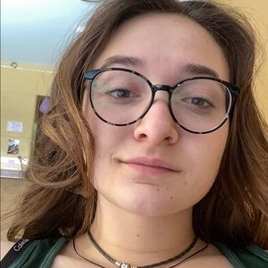 Meet your Posher, Eva